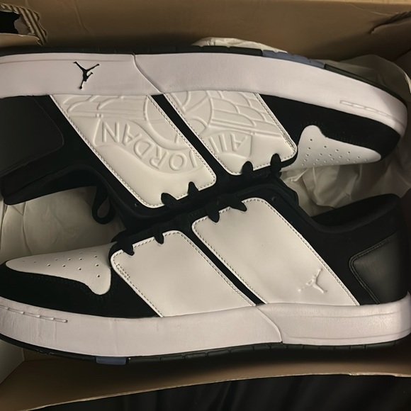 Jordan Other - Black and white NU retro 1 low